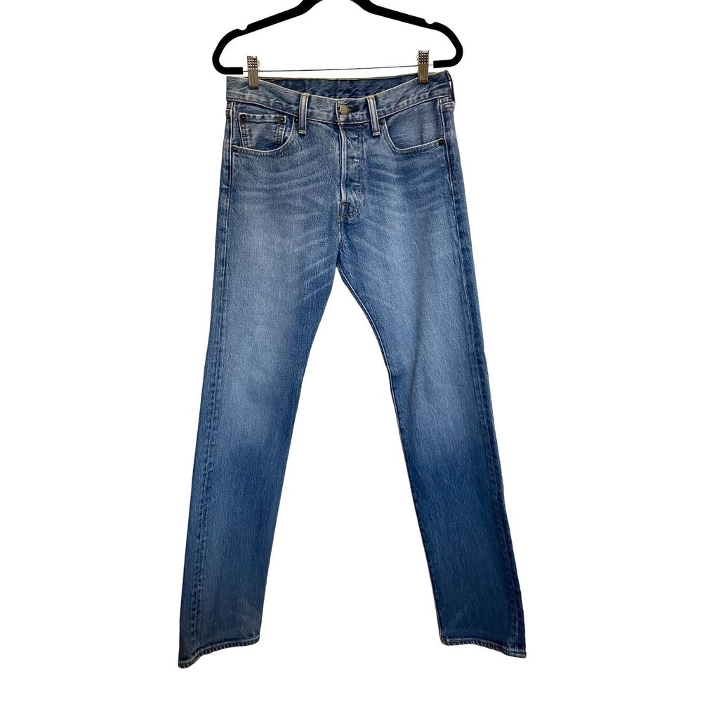 Levi’s 501 button fly straight leg jeans size 29/32